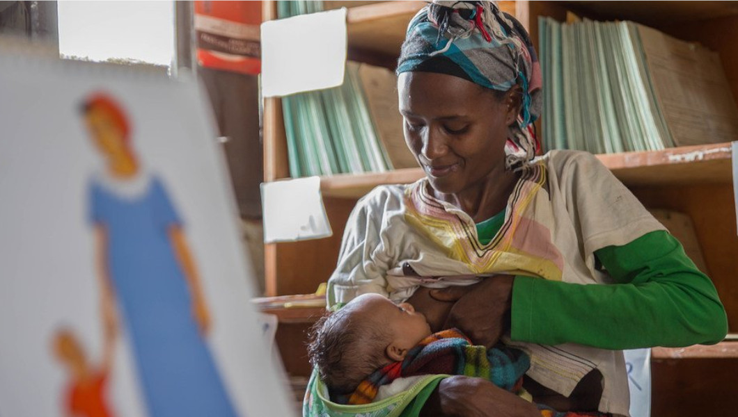 Allaitement maternel exclusif : une tradition africaine et un bouclier de santé pour la vie | Crédit photo : UNICEF