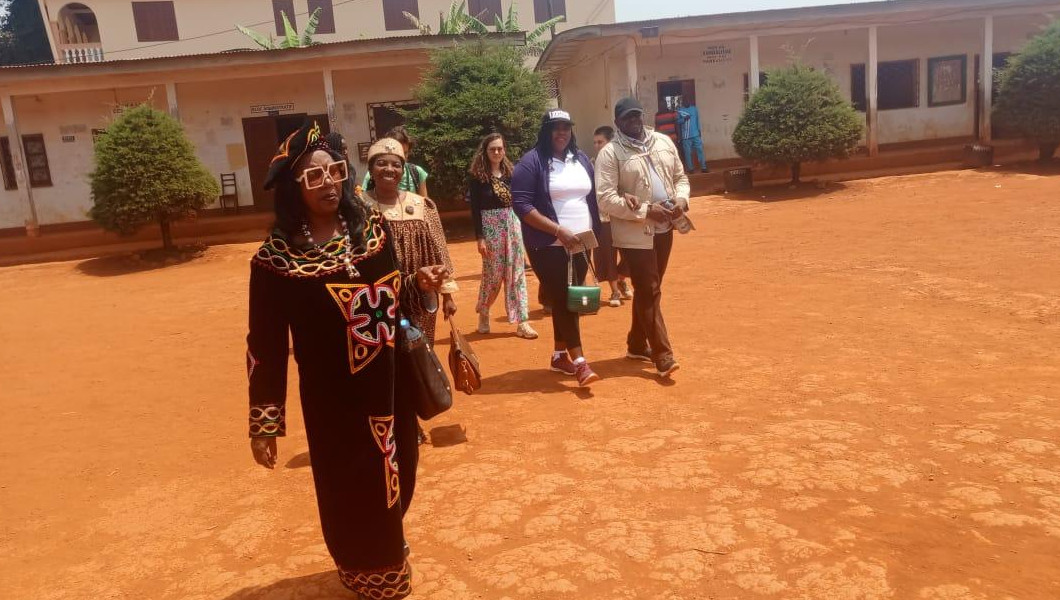 Princesse Sika-Beha, poétesse et musicienne camerounaise : «Il n'y a qu'un pas entre la poésie et la musique.» | Crédit photo : La Ronde des poètes du Cameroun-