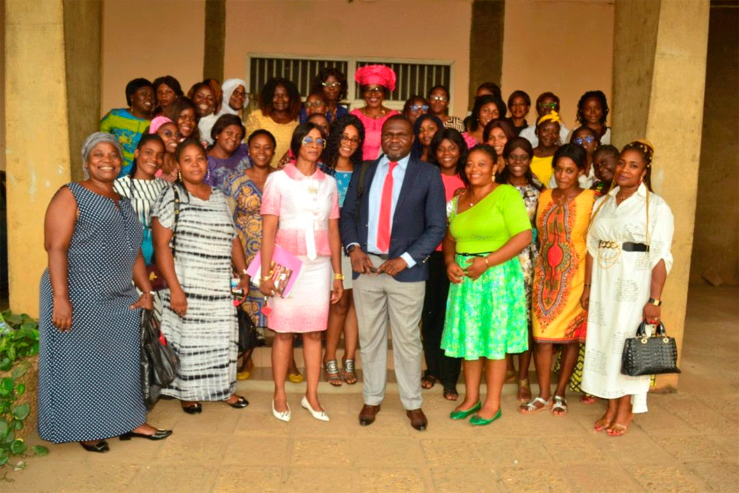 Le mouvement Give Back to Mama aux côtés des femmes du MINPOSTEL/©ME